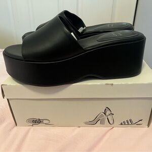 Wynona target a new day platform sandals